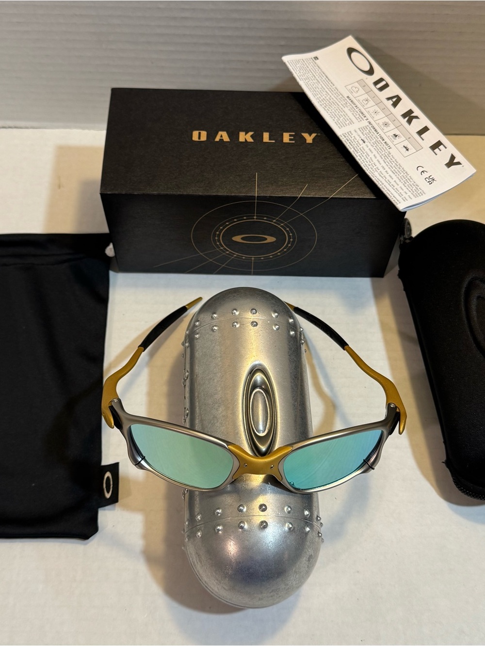 Oakley Juliet X-Metal Sunglasses Matte Gold/Silver Frame Polarized 24K Gold Lens